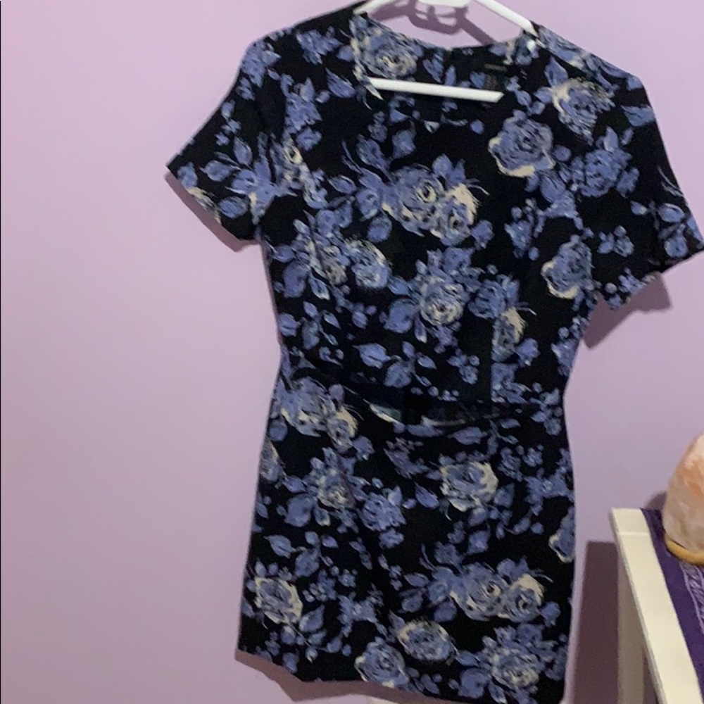Dress - Picture 2 of 3